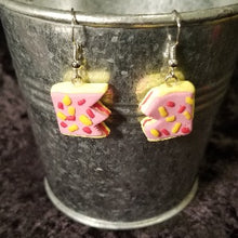 Load image into Gallery viewer, Pastry tart earrings Fake bake Jewelry, faux food earrings, Earrings, kawaii, earrings cute earrings, earrings for girls, teenage fashion Accessory, sculpey clay, food earrings, oink, pastry faux food